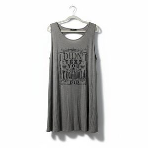 Graphic Dress With Back Cut Detail Size 3x